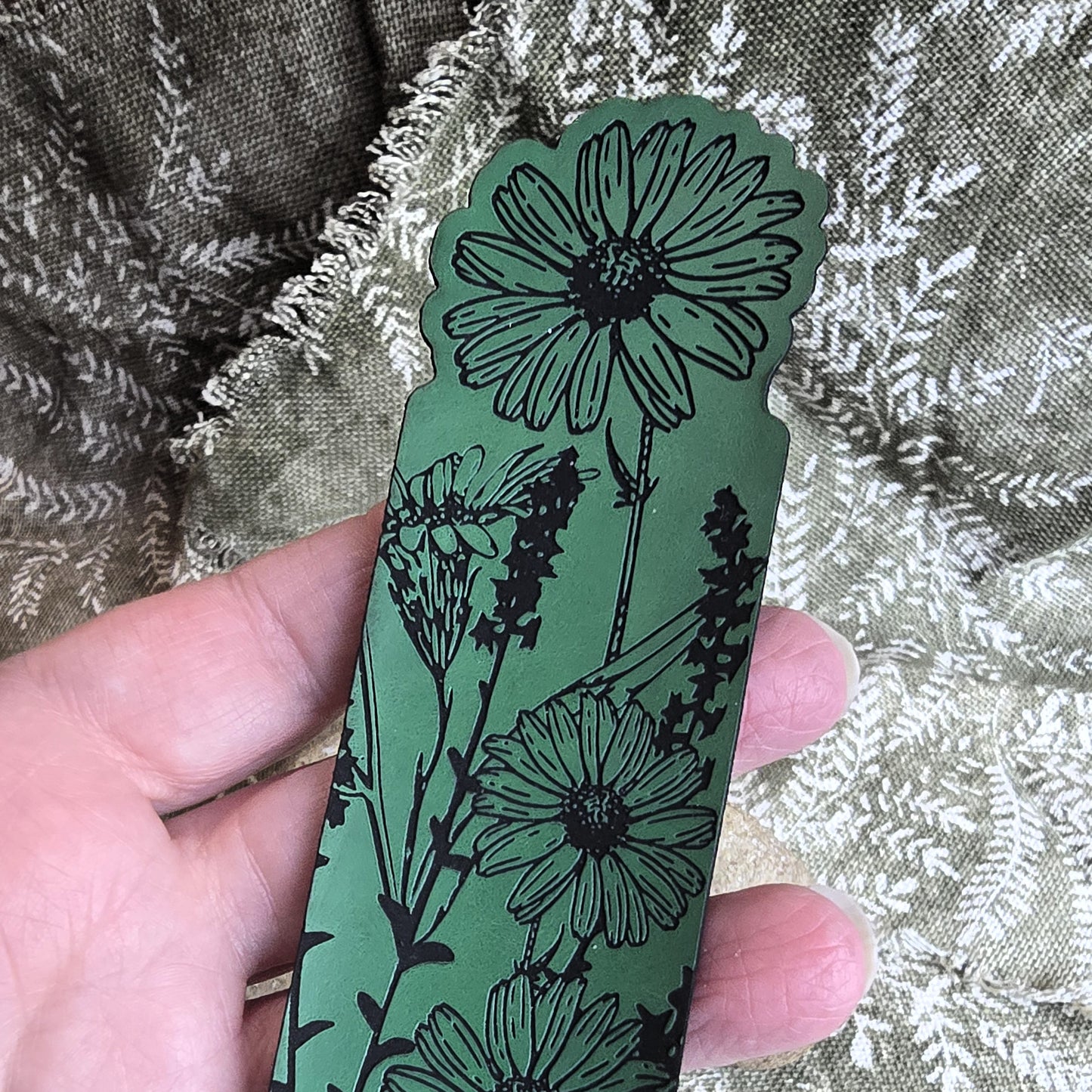Daisy Engraved Leatherette Bookmark